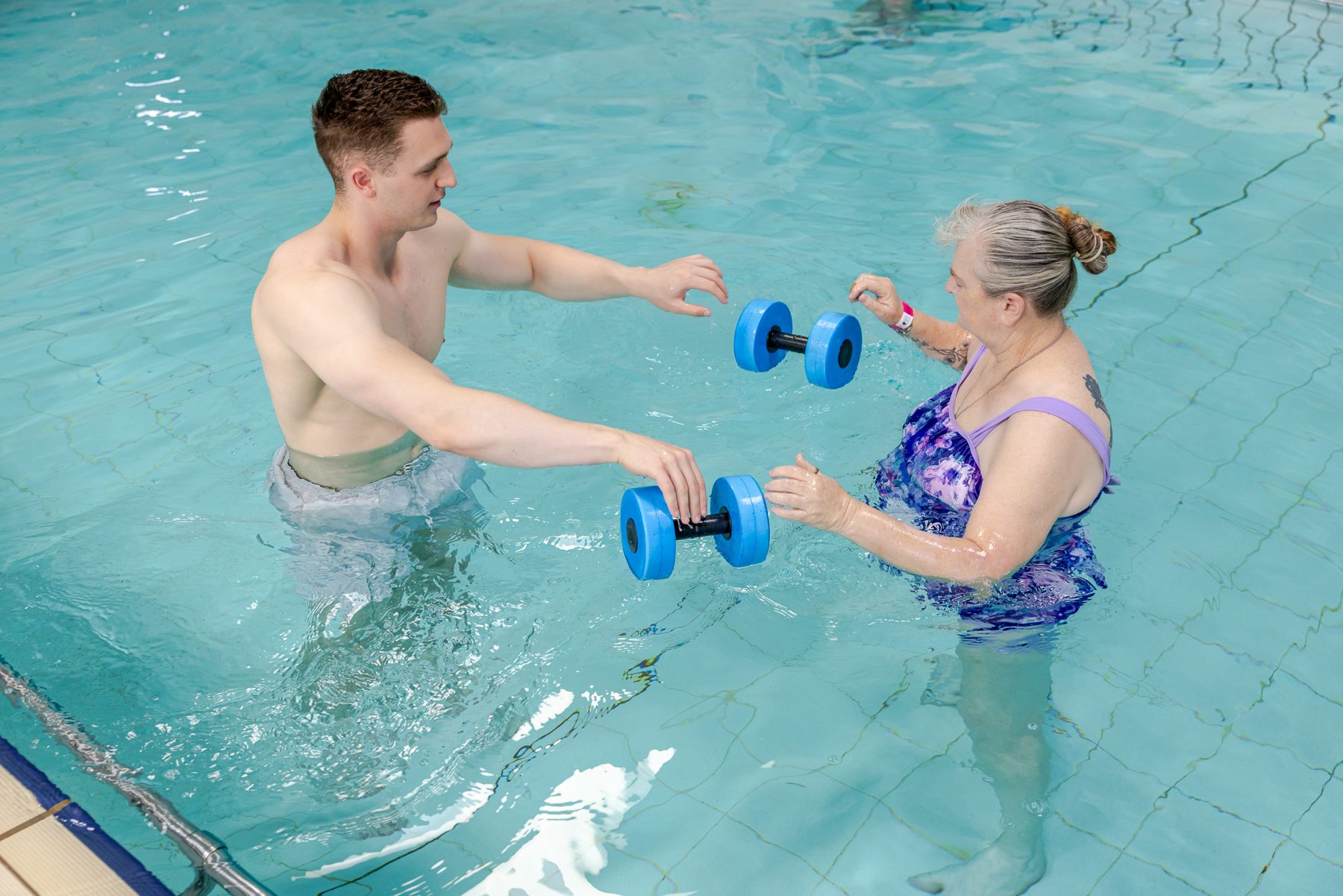 Hydrotherapy session with an exercise physiologist